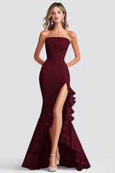 Burgundy Meerjungfrauen Trägerloses Ballkleid mit Rüschen und Schlitz